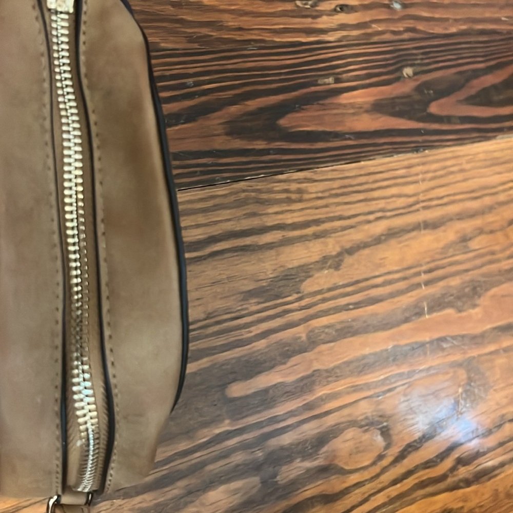 Medium sized Altar’d State brown colored with pastel flowers purse - Picture 5 of 6